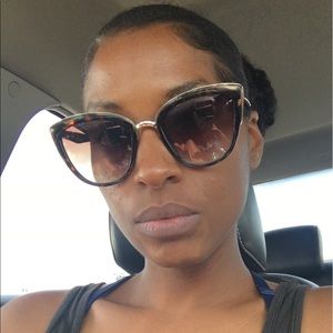 Meet your Posher, Ty